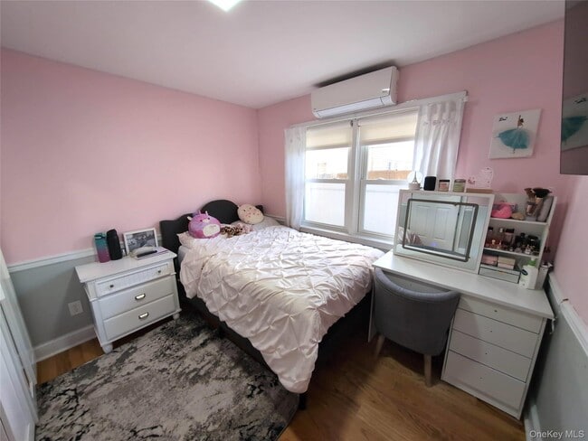 Building Photo - 512 E State St