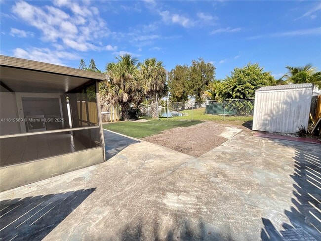 Building Photo - 1675 W 68th St