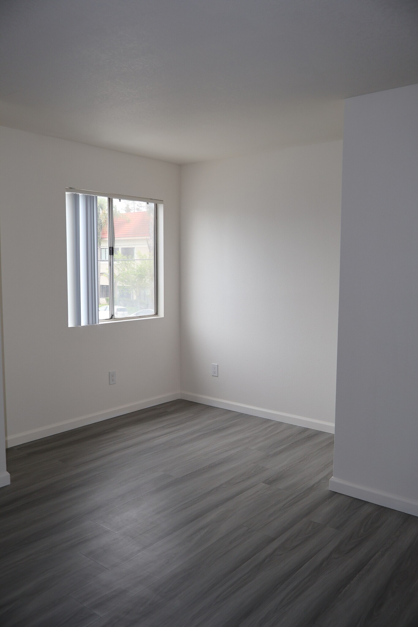 Building Photo - 1323 W Palmyra Ave