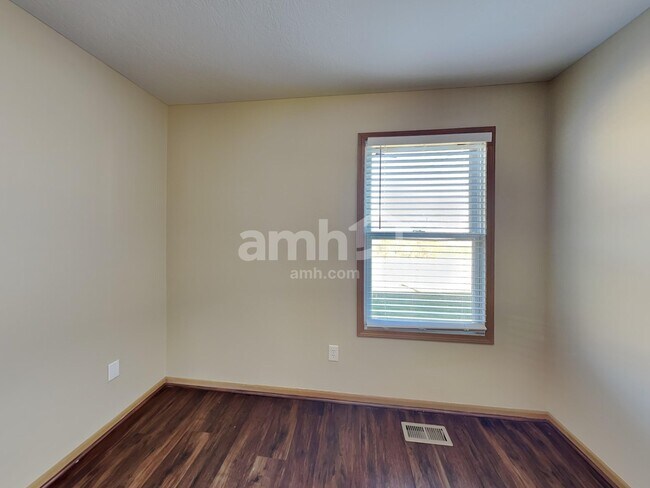 Building Photo - 3812 Wolf Creek Rd