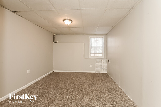Building Photo - 617 Creekstone Ct