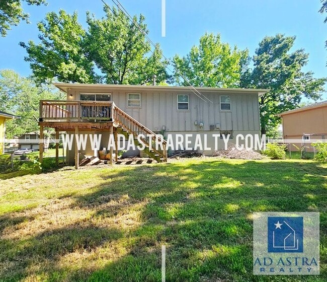 Building Photo - Updated 3 Bed 2 Bath Home in Kansas City-Coming SOON!!