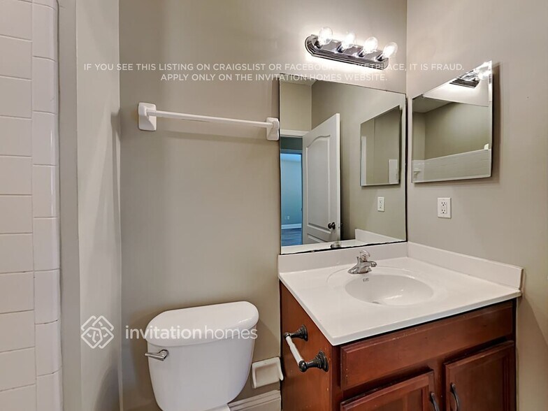 Building Photo - 671 Mandy Oaks Dr