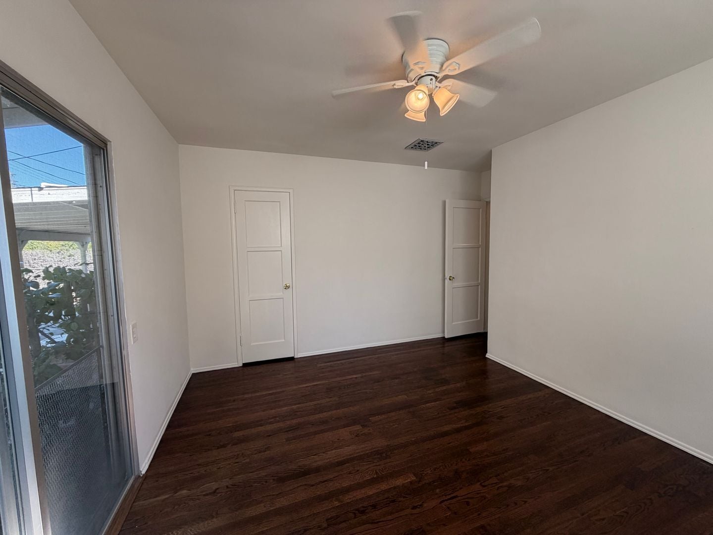 Building Photo - Charming 3BD Pool Home in Van Nuys | 2-Car Garage + Washer/Dryer + Central A/C