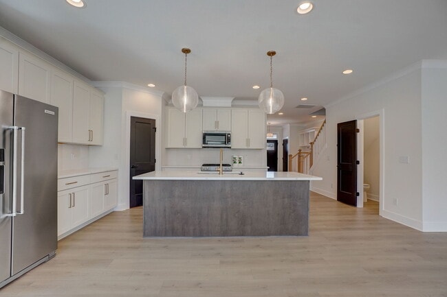 Building Photo - 1112 Pender St