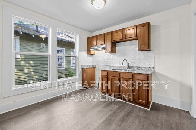Building Photo - 608 Fulton Ave SW