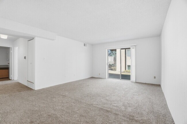 Building Photo - $1,395.95 - 1 Bed, 1 Bath Condo in Denver with Outdoor Patio Space