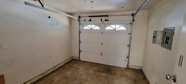 Building Photo - Great Eastside Location Across The Street From Shasta Meadows School