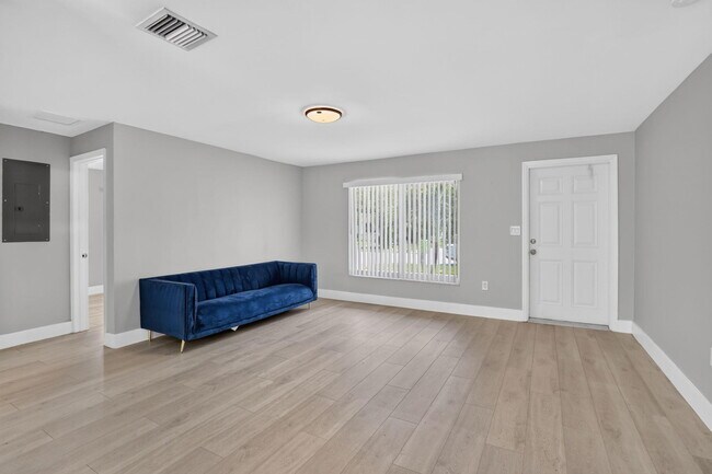 Building Photo - 6281 NW 14th Ct