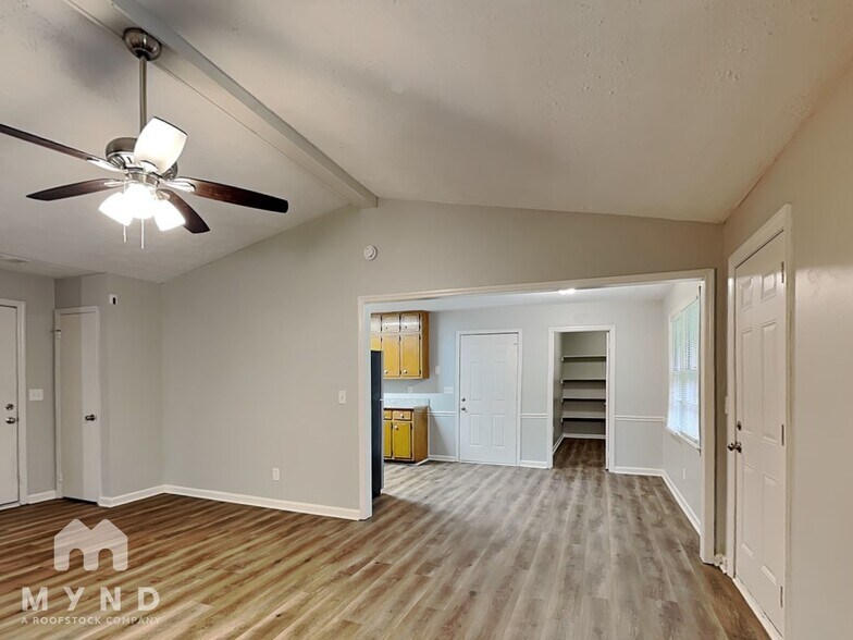 Building Photo - 175 Mountain View Cir