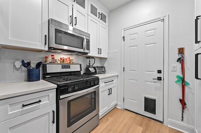 Building Photo - 3203 Carol Ann Dr