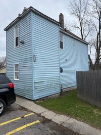 Building Photo - 1316 Alpine Ave NW