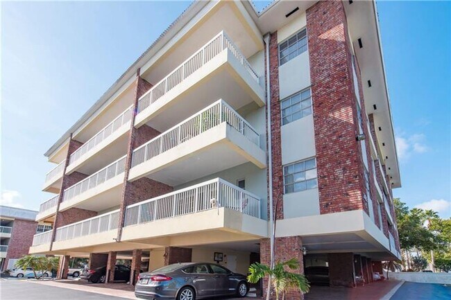 Primary Photo - 1 bed 1 bath close to FLL Beach