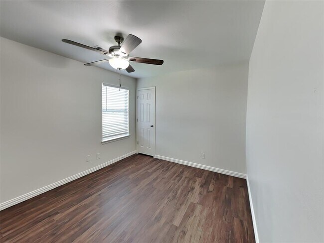 Building Photo - 6434 Tea Tree Dr