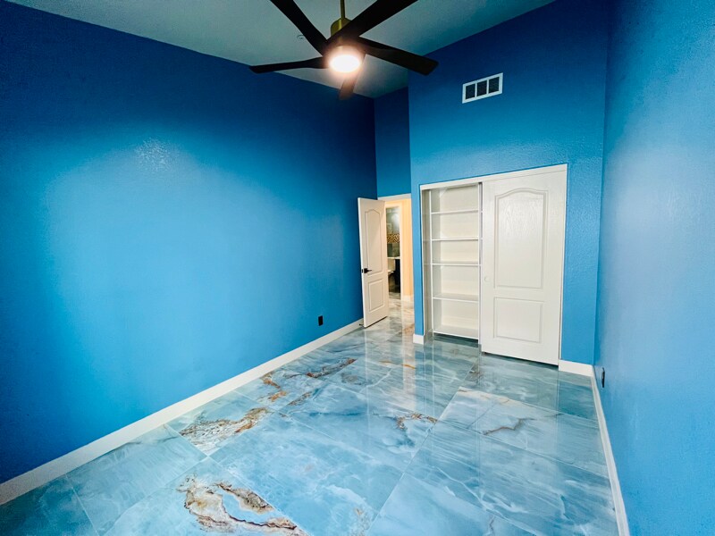 Building Photo - 8709 E Gail Rd