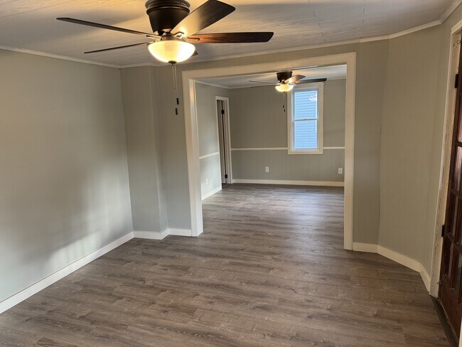 Building Photo - 410 S Union Ave