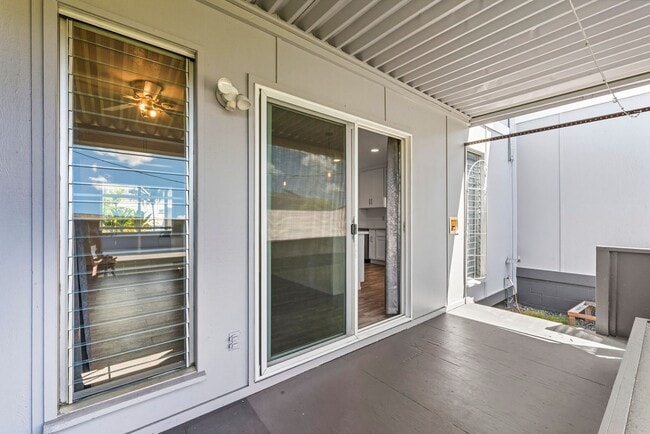 Building Photo - Waiau Gardens Kai Townhouse with 3 bedrooms / 1.5 bathrooms / 2 assigned parking stalls