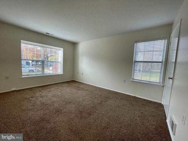 Building Photo - 511 Walden Cir