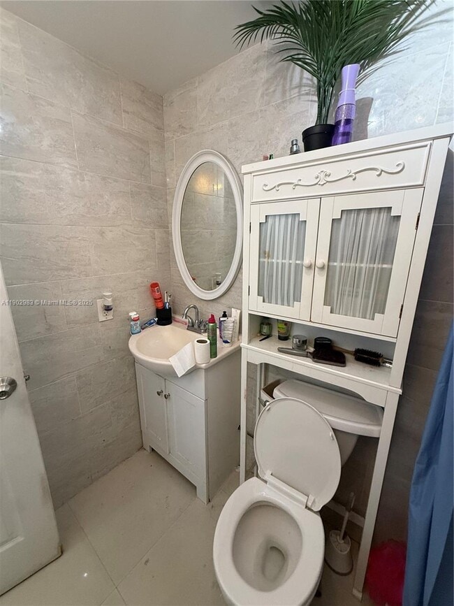 Building Photo - 603 SW 11th Ave