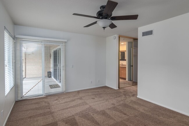 Building Photo - In the heart of Westlake Village this sing...