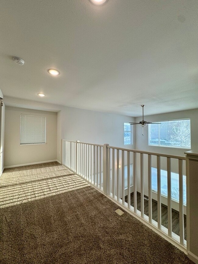 Building Photo - 6 E 12th Ave