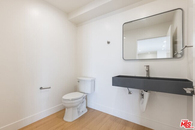 Building Photo - 8561 Belmont St