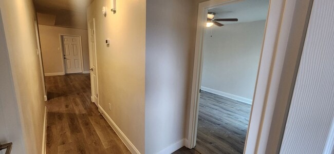 Building Photo - 2-Bed/1-Bath Townhome -Silver Creek Villas- Gated Community