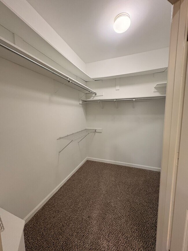 Building Photo - Newly Painted Germantown Home Minutes Away From Thornwood Market Row. Pets Are Welcome With Owner...