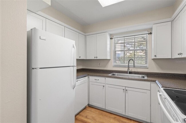 Building Photo - 230 N Bayshore Blvd