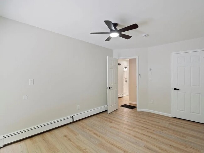 Building Photo - 38 Meadowlark Ln