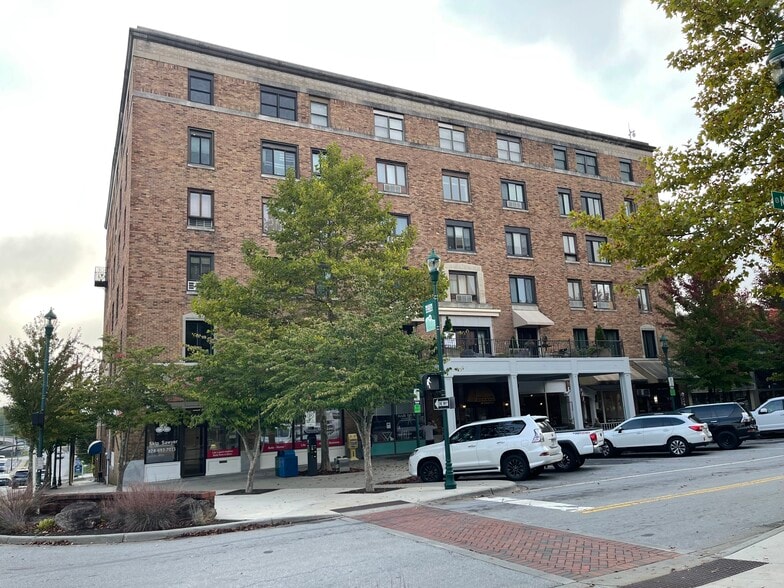 Building Photo - 538 N Main St