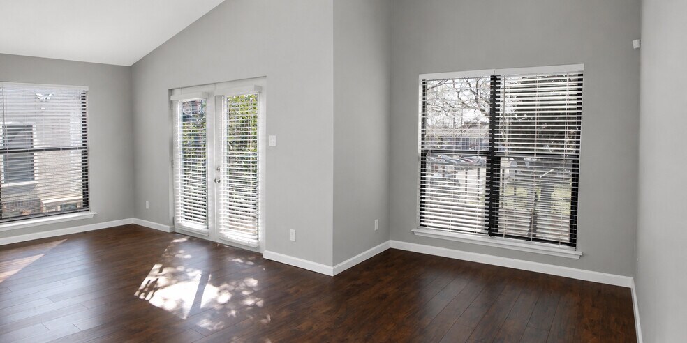 The French doors open to a large balcony - 6723 Eastridge Dr