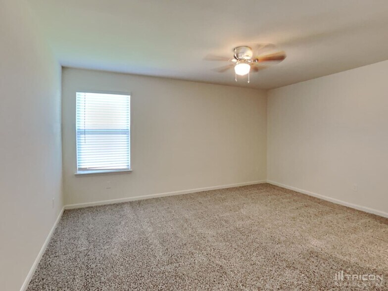 Building Photo - 106 Palomino Bnd Dr