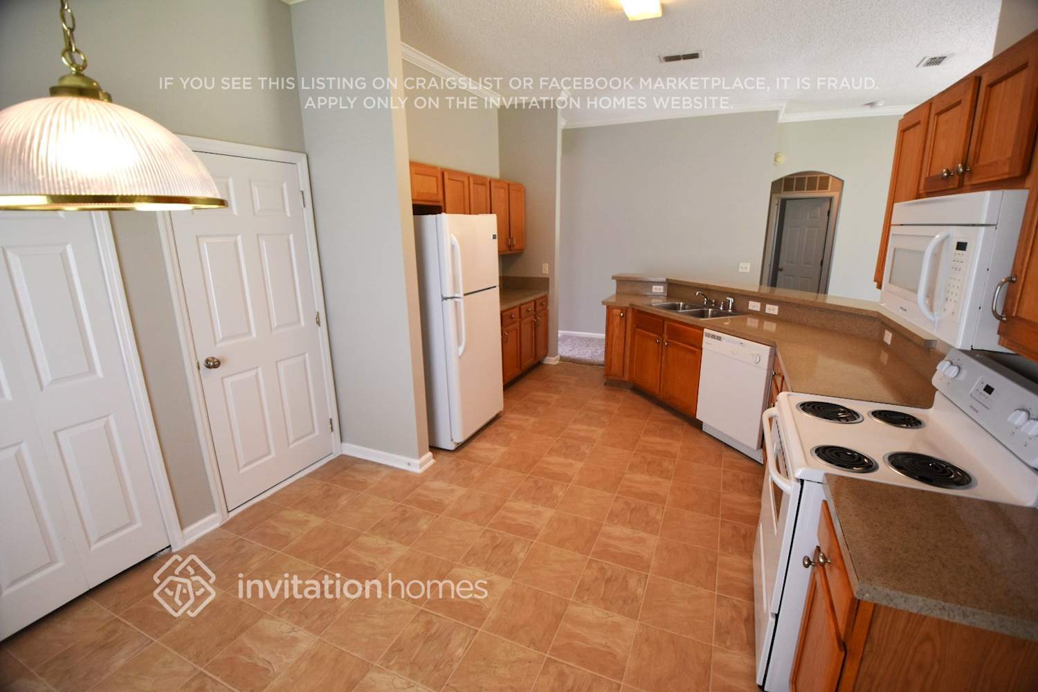 Building Photo - 9294 Thunderbolt Dr