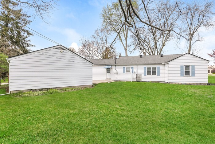 Building Photo - 1176 Highview Dr