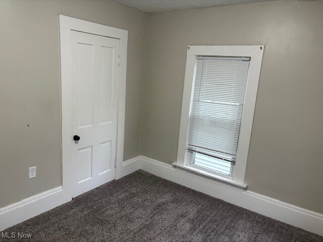 Building Photo - 346 2nd St NE