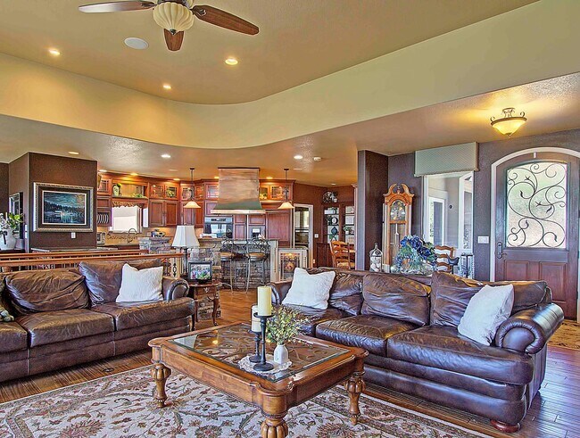 Building Photo - 7975 Ruststone Ct