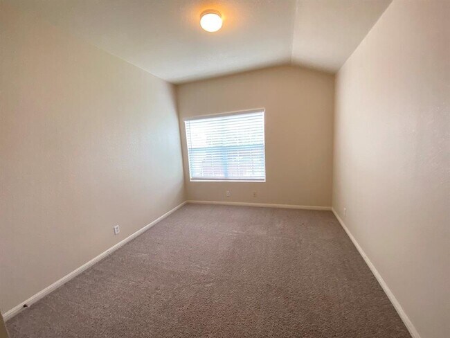 Building Photo - 9402 Magna Carta Loop