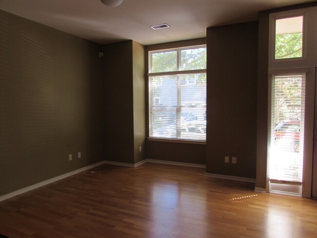 Building Photo - Dilworth Condo in Southend