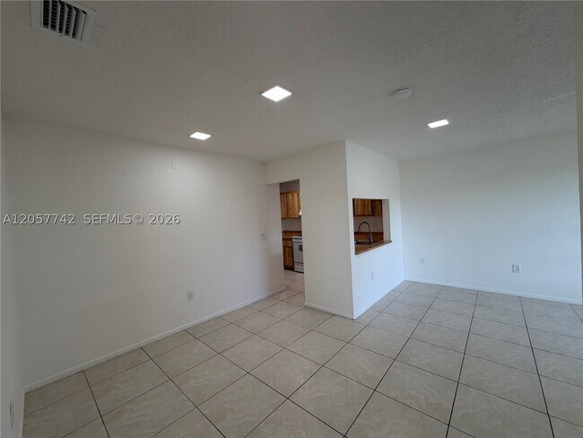 Building Photo - 411 NW 100th Pl