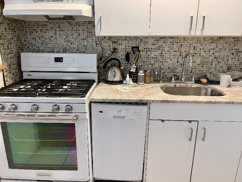 Building Photo - 146 W 132nd St