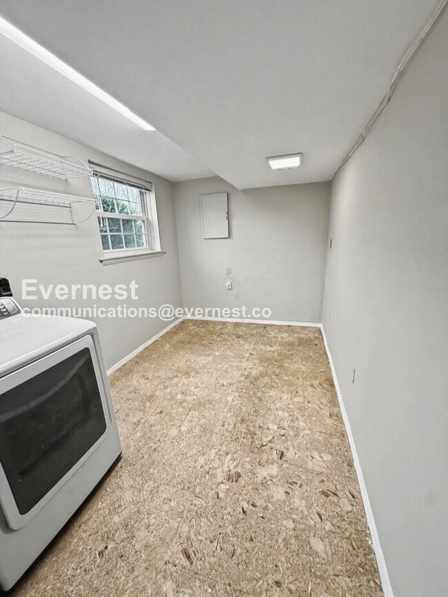 Building Photo - 4646 Evansdale Rd