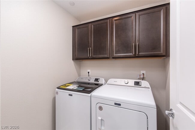 Building Photo - 2448 Bellinzona Pl