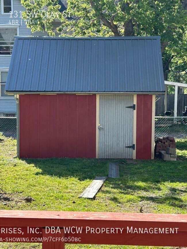 Building Photo - 131 SW Clay St