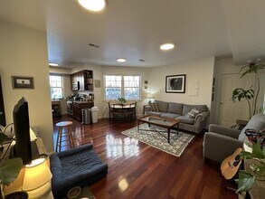 Building Photo - 43 Pitman St