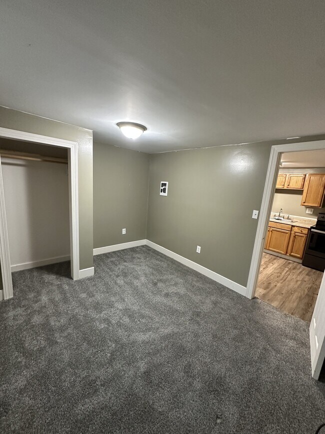Building Photo - 620 S Gharkey St