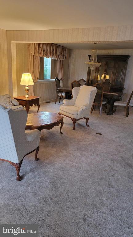 Building Photo - 8027 Narvon St