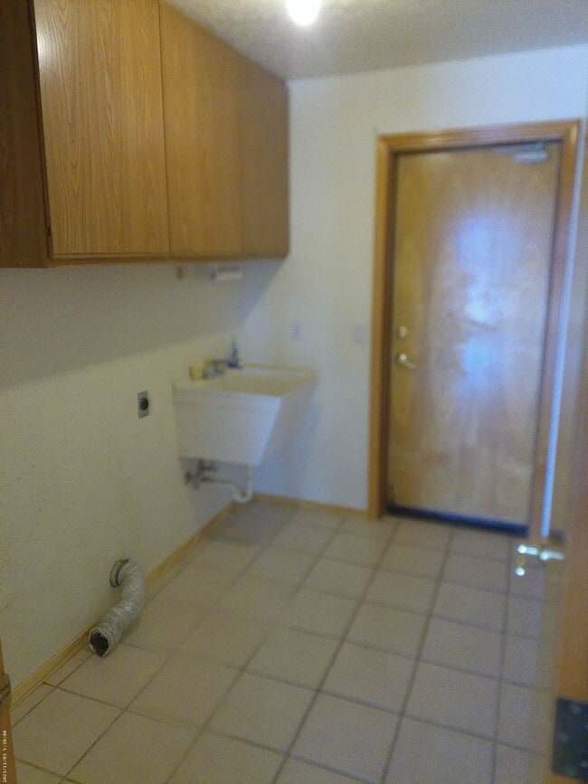 Building Photo - 1771 Miramar Dr