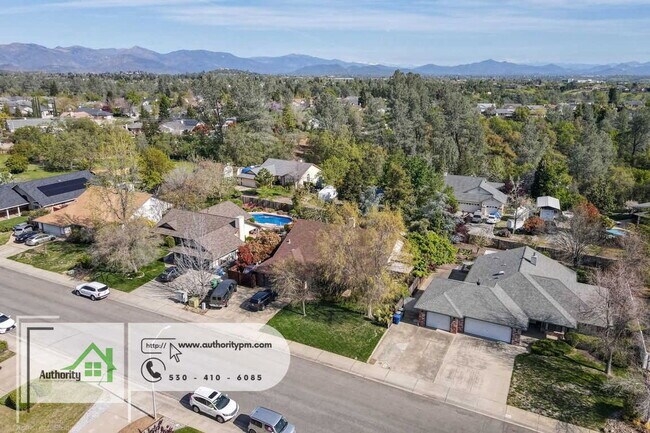 Building Photo - 2832 Howard Dr