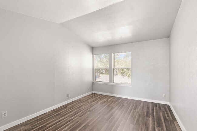 Building Photo - PM2-AUS7505 Saint Amant Pl